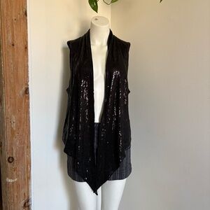 Black sequin draped vest by Blacky Dress Berlin ✨ ( S-L)